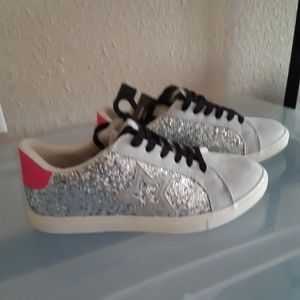 Torrid Womens Glitter Sneakers Size 10.5 Wide Pre-Owned But Never worn.#ZZ951